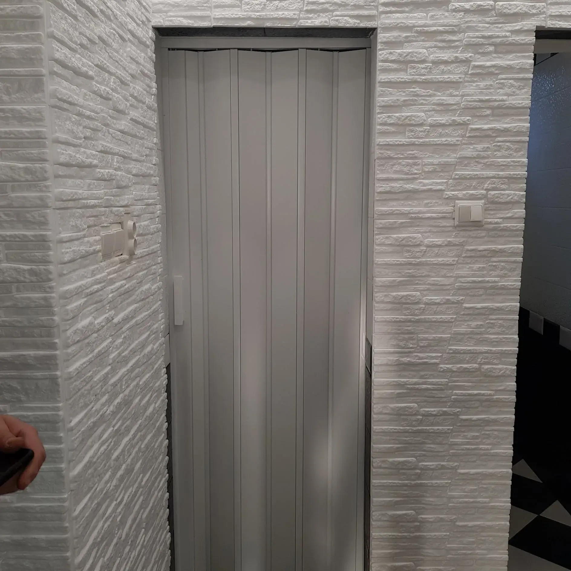 Harmonika ajtó – 24