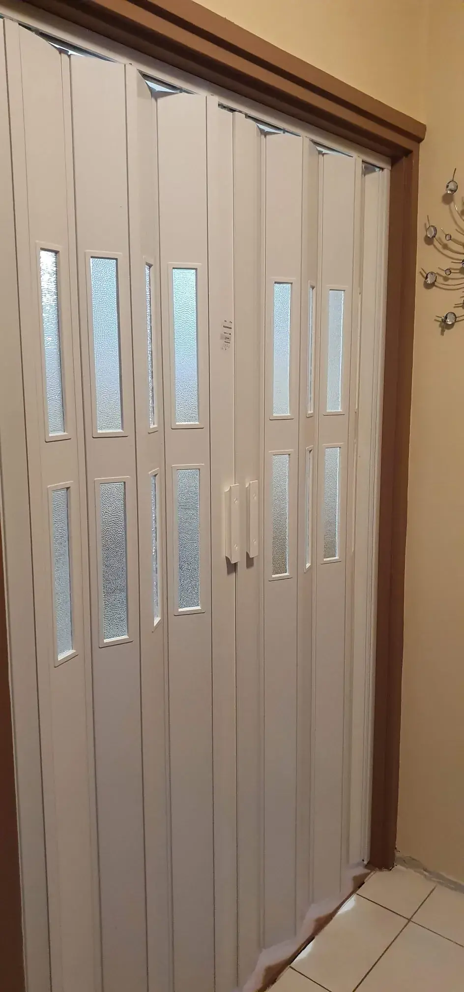 Harmonika ajtó – 25