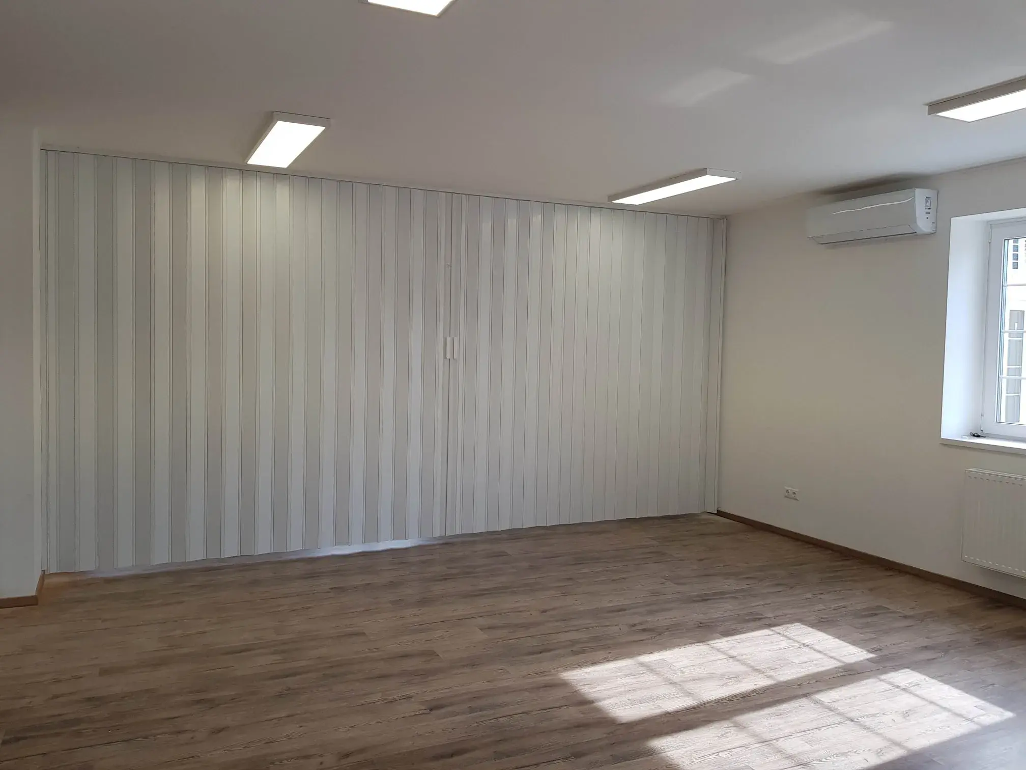 Harmonika ajtó – 29