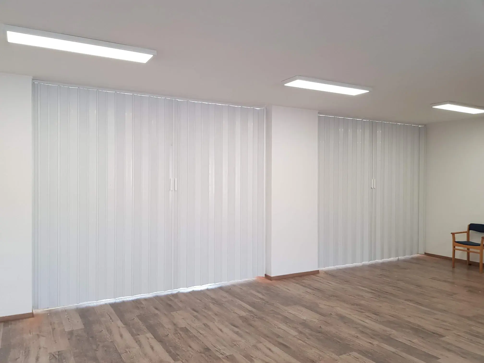 Harmonika ajtó – 33